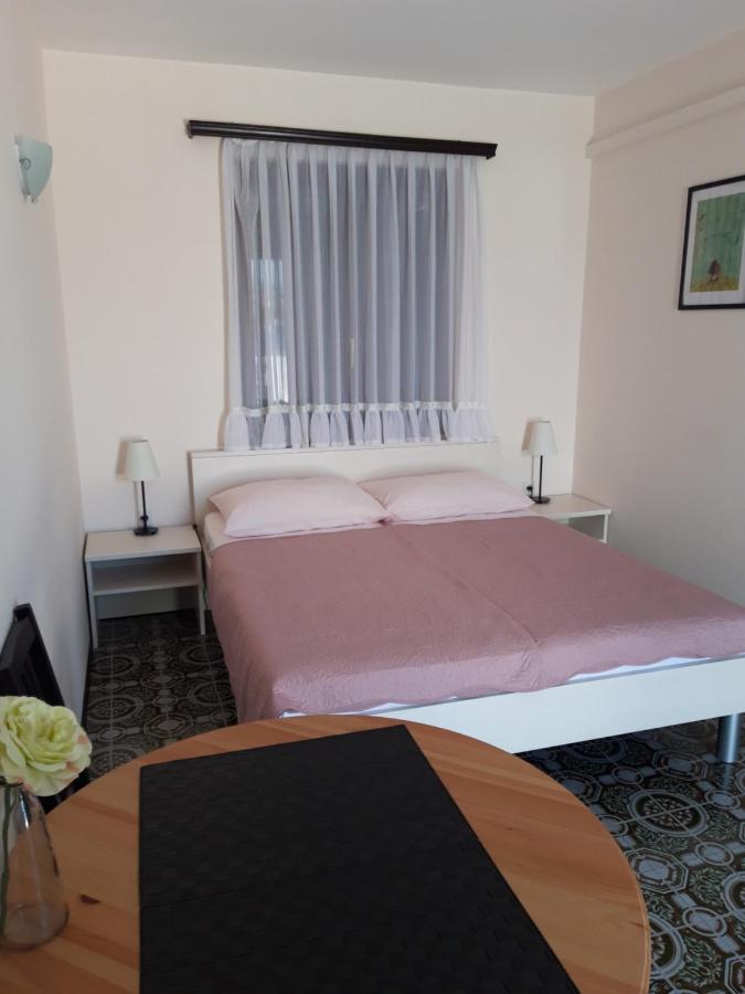 Apartments Marta 罗戈兹尼察 外观 照片