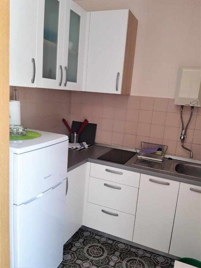 Apartments Marta 罗戈兹尼察 外观 照片