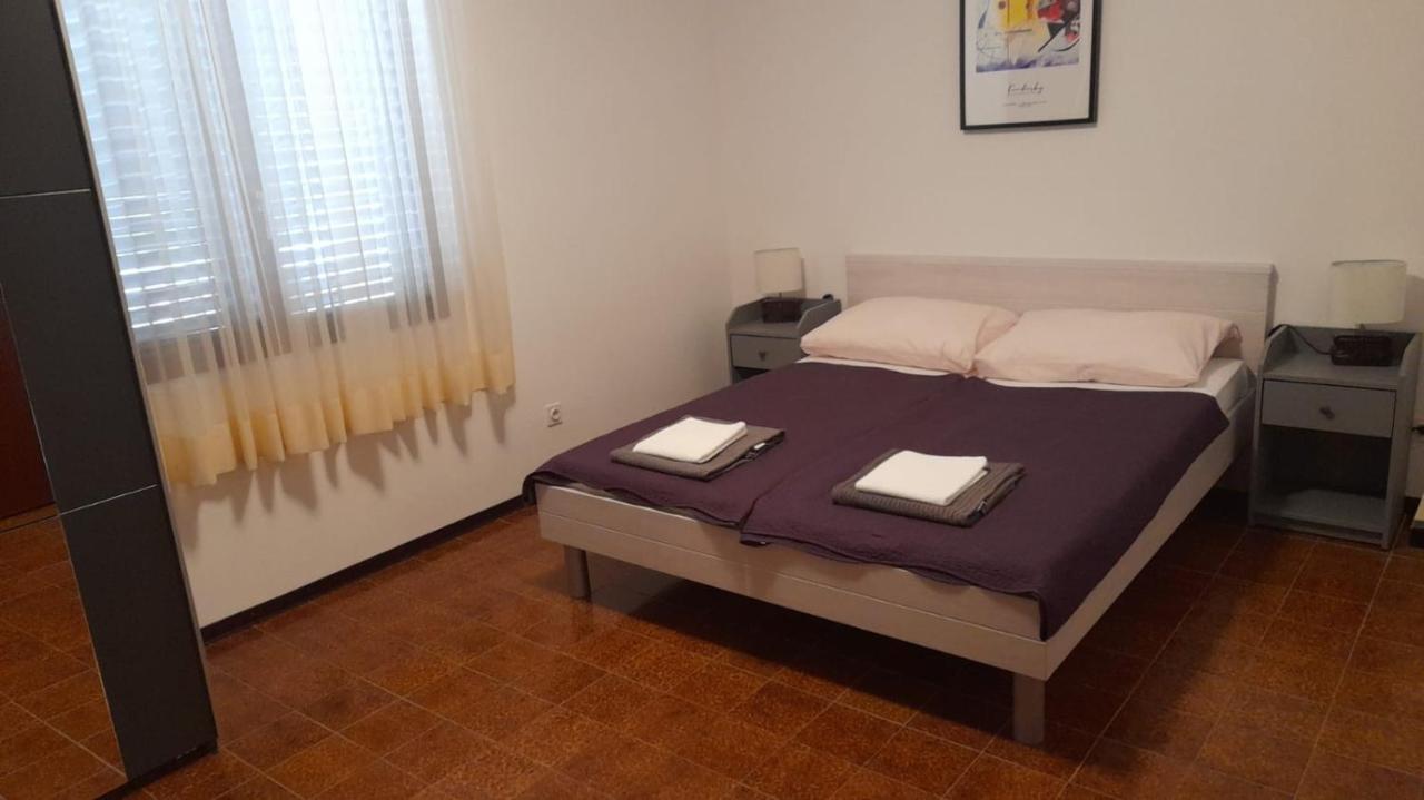 Apartments Marta 罗戈兹尼察 外观 照片